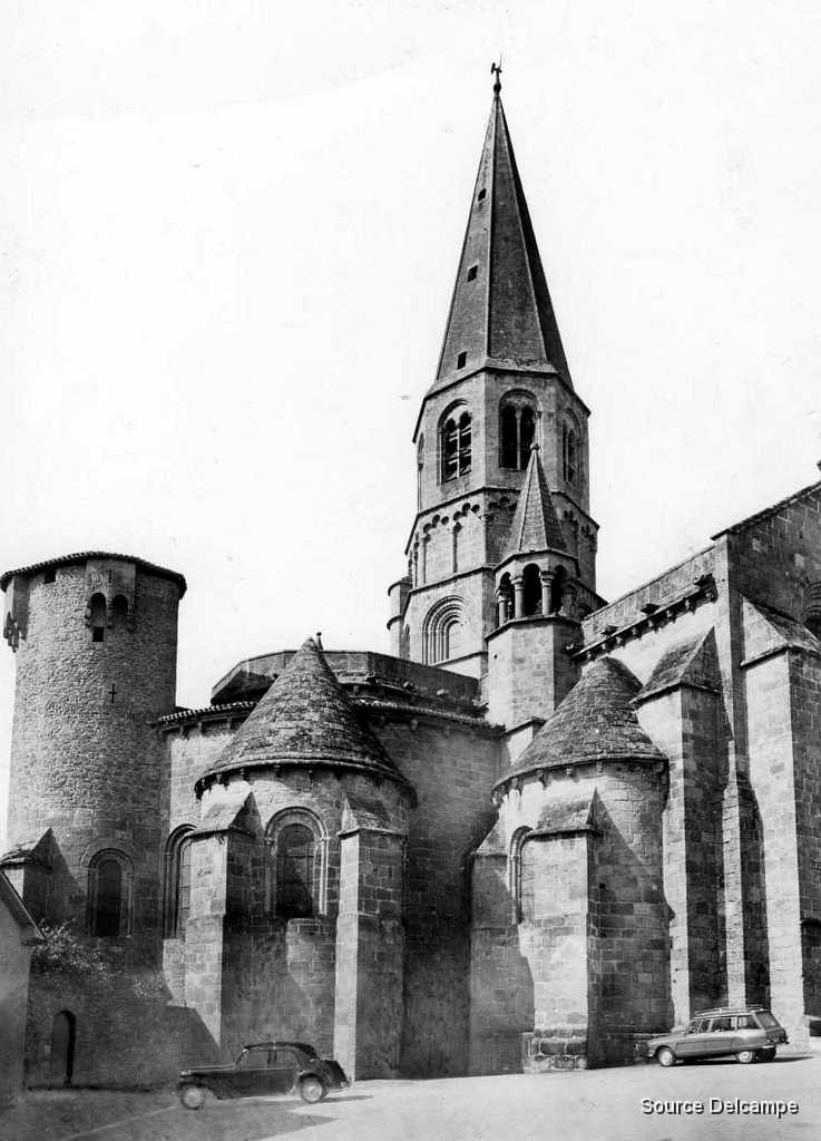 87 Le Dorat l Abside.jpg